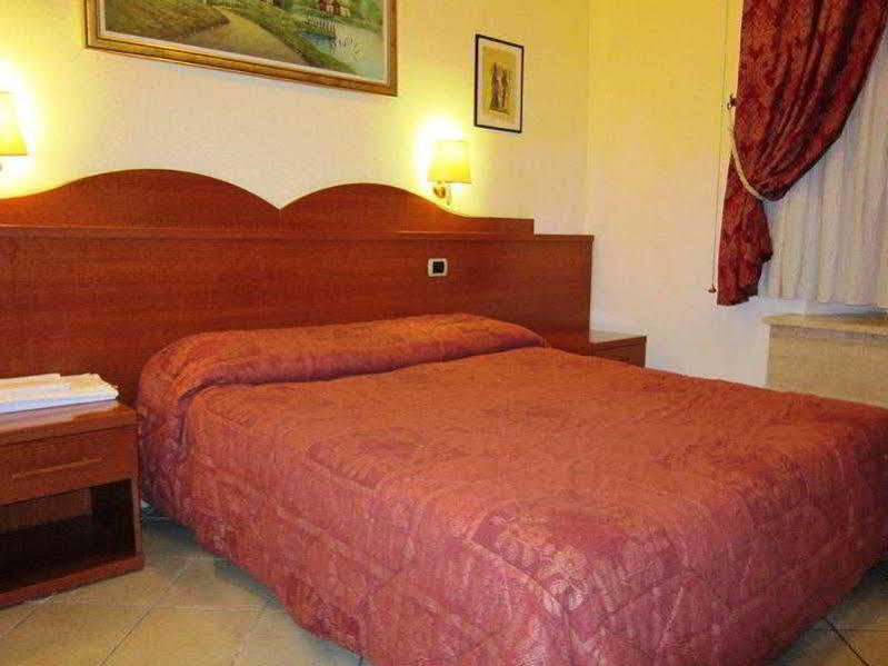 B&B Rome Terminal House Екстер'єр фото